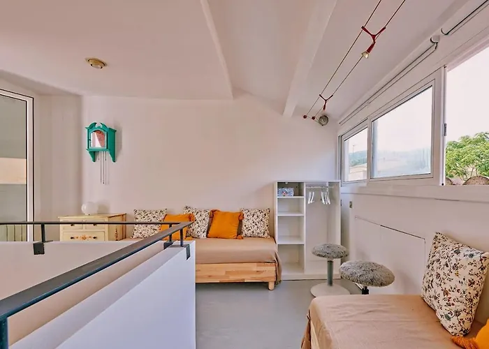 Casa De Pueblo Junto Barcelona Centro *