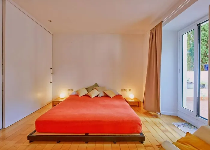 Casa De Pueblo Junto Barcelona Centro